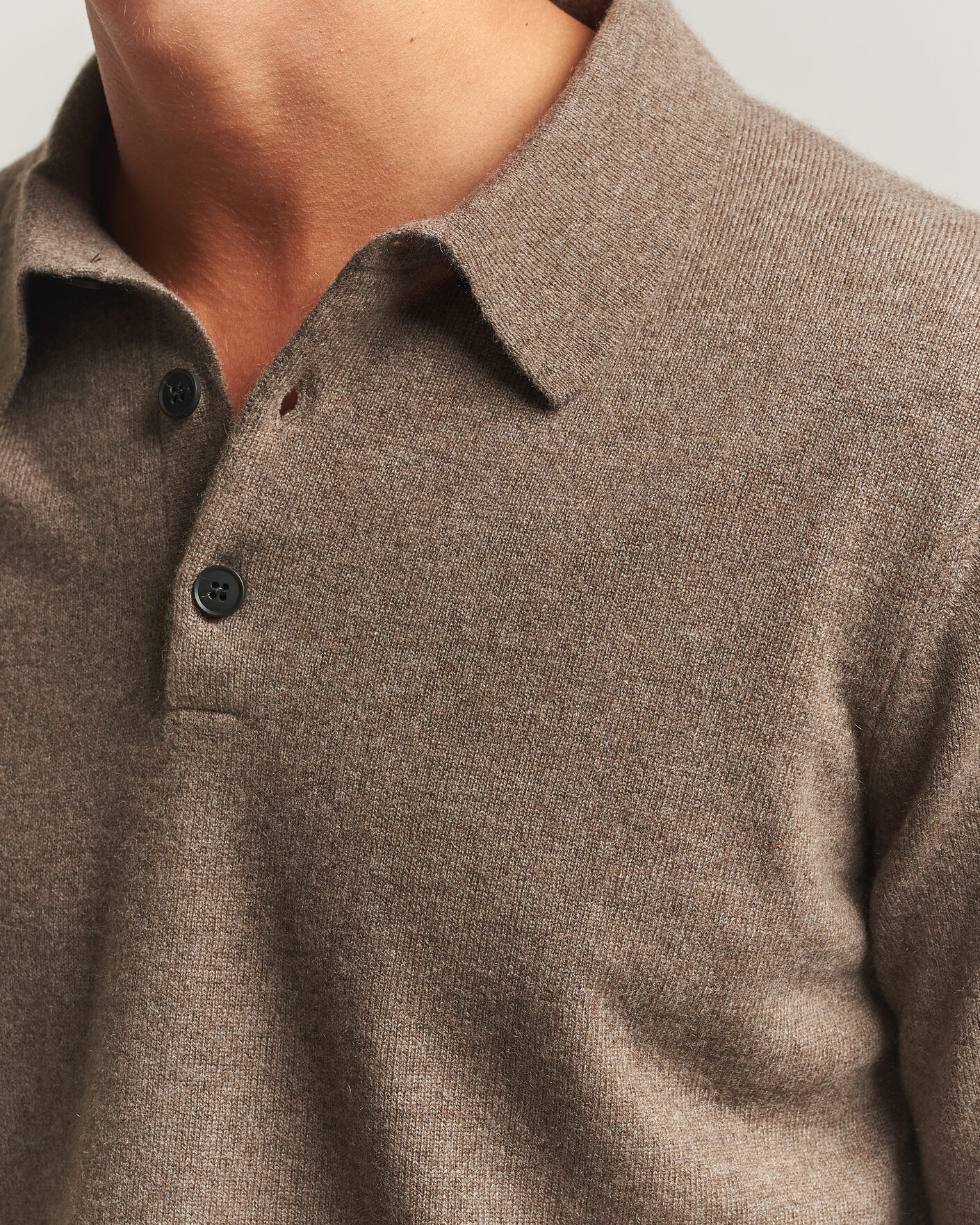 Heren | Truien | Sunspel | Cashmere Polo Taupe