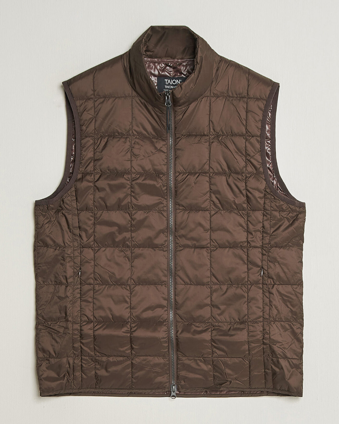 Heren | Gilets | TAION | High Neck Full Zip Lightweight Down Vest Dark Choco