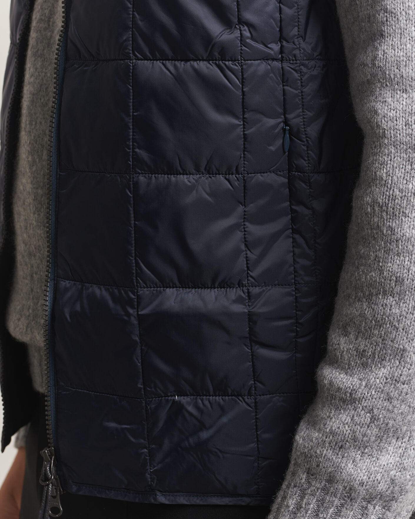 Heren | Gilets | TAION | High Neck Full Zip Lightweight Down Vest Dark Navy