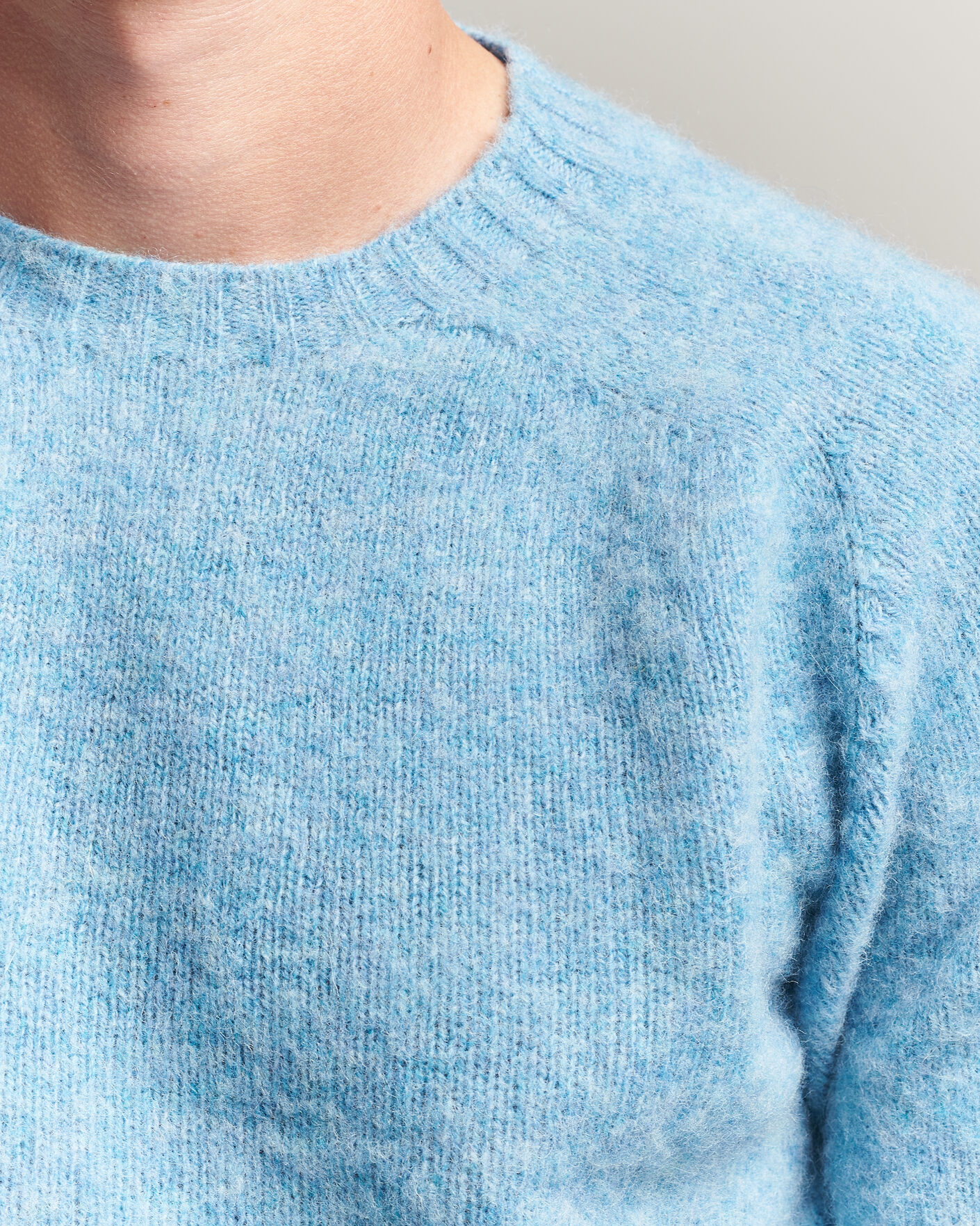 Heren | Truien | Harley Of Scotland | Brushed Supersoft Lambswool Crewneck Loch Blue