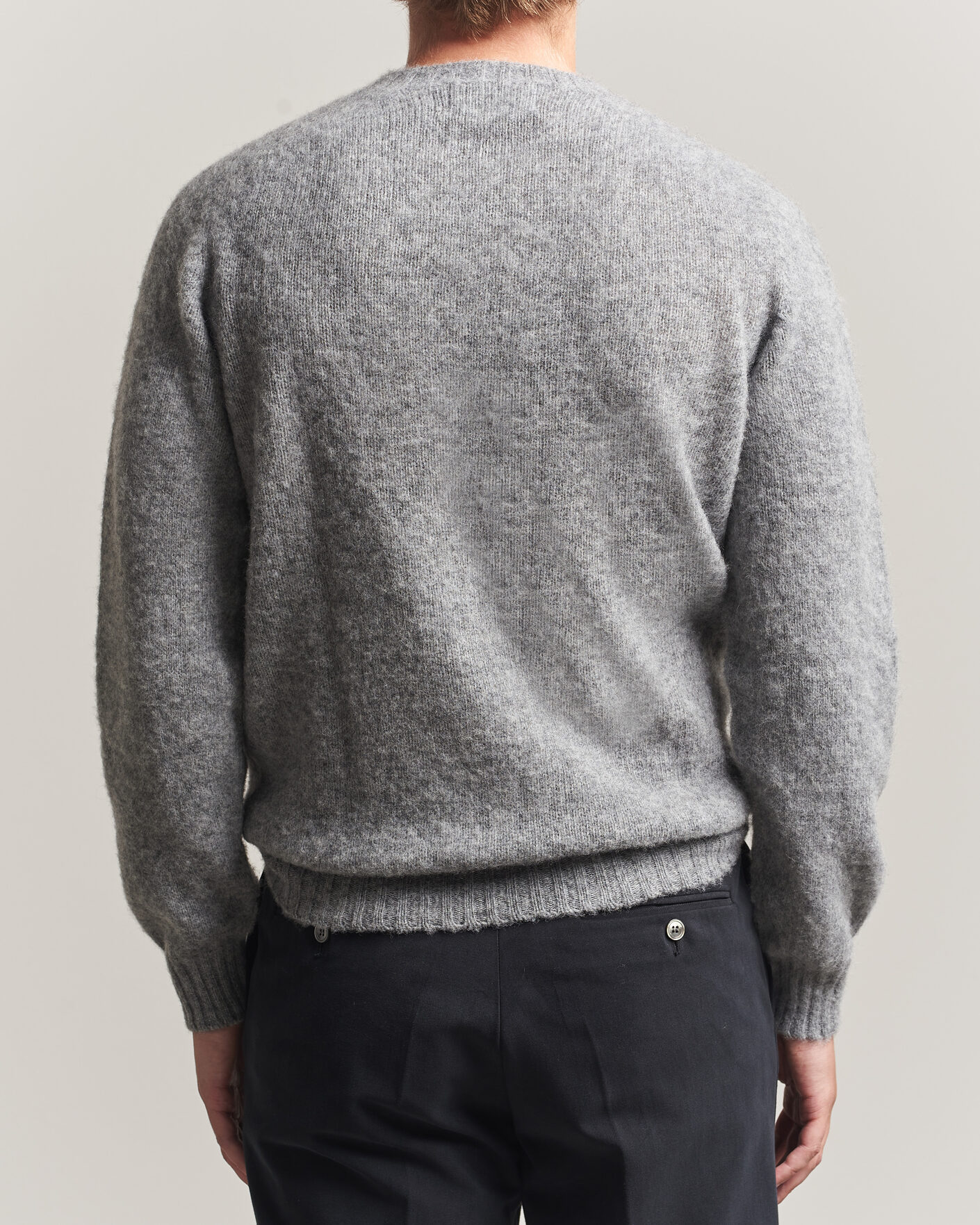Heren | Truien | Harley Of Scotland | Brushed Supersoft Lambswool Crewneck Mid Grey