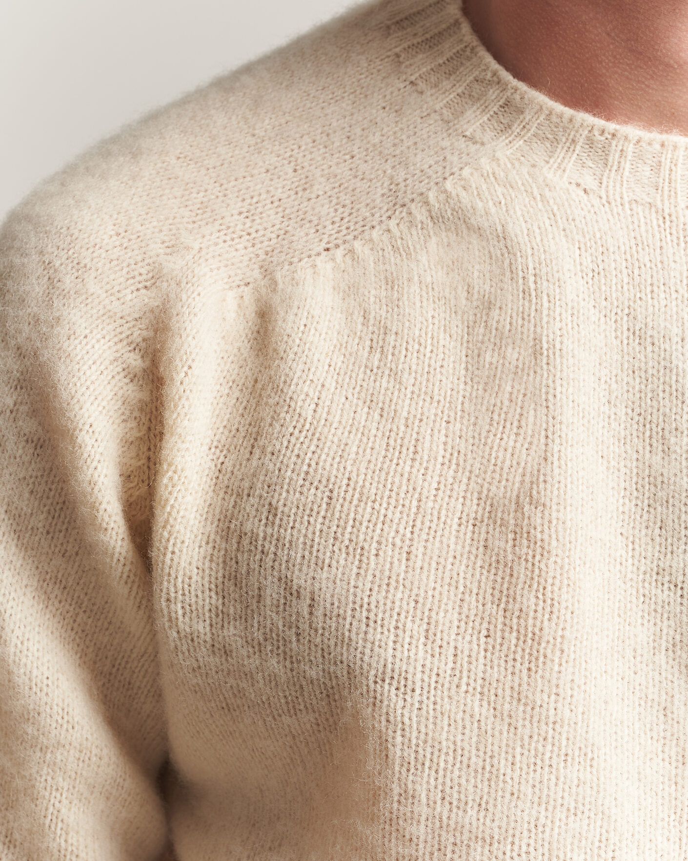 Heren | Truien | Harley Of Scotland | Brushed Supersoft Lambswool Crewneck Vanilla