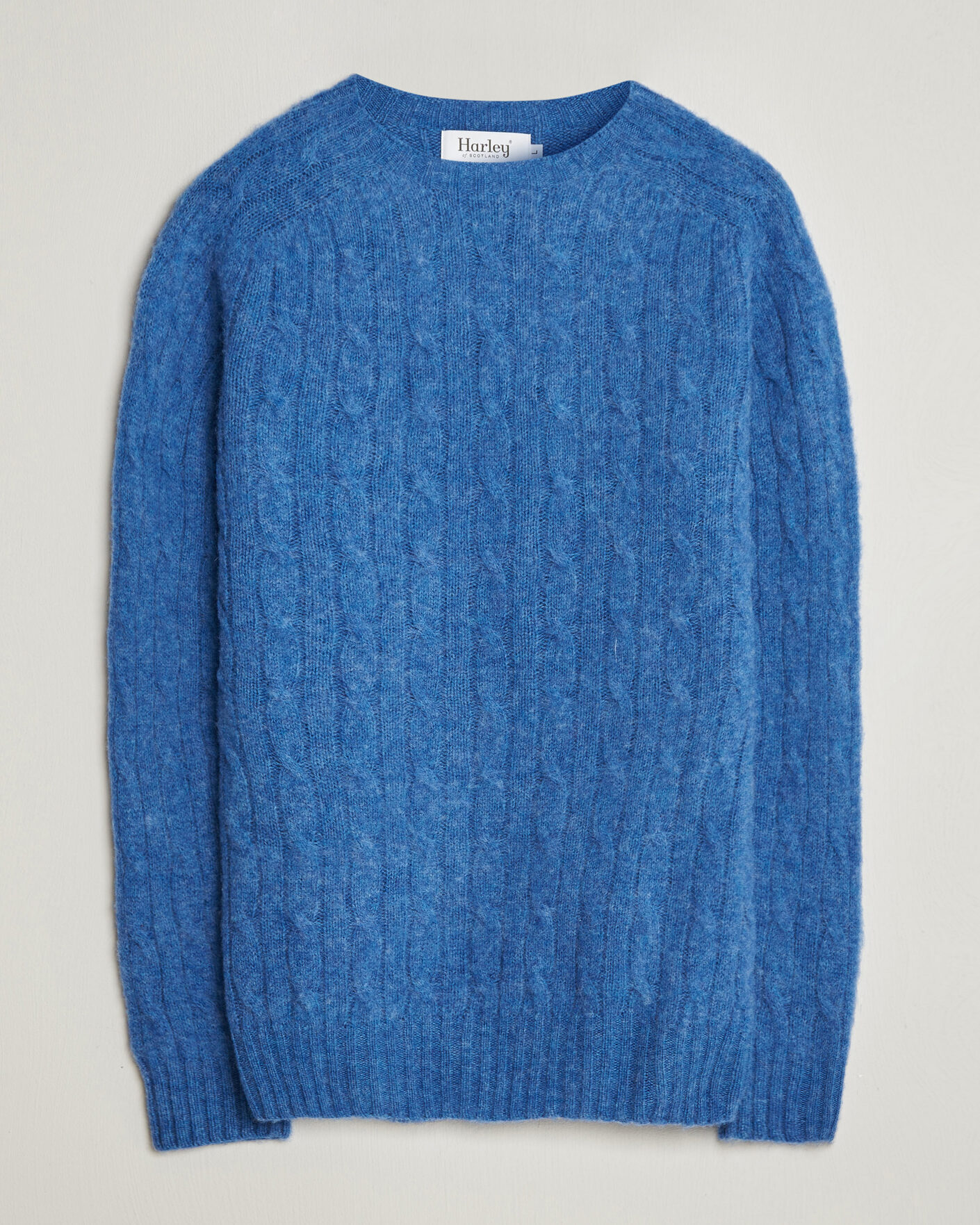Heren | Truien | Harley Of Scotland | Brushed Supersoft Lambswool Cable Cobalt
