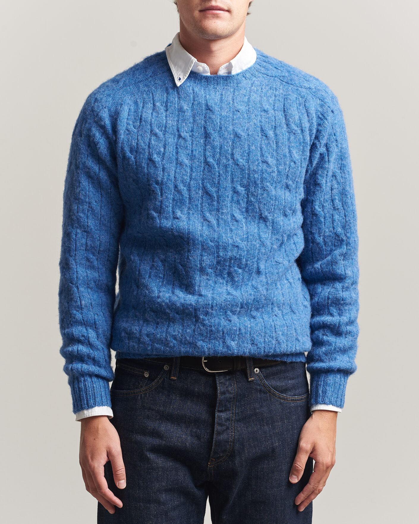 Heren | Truien | Harley Of Scotland | Brushed Supersoft Lambswool Cable Cobalt