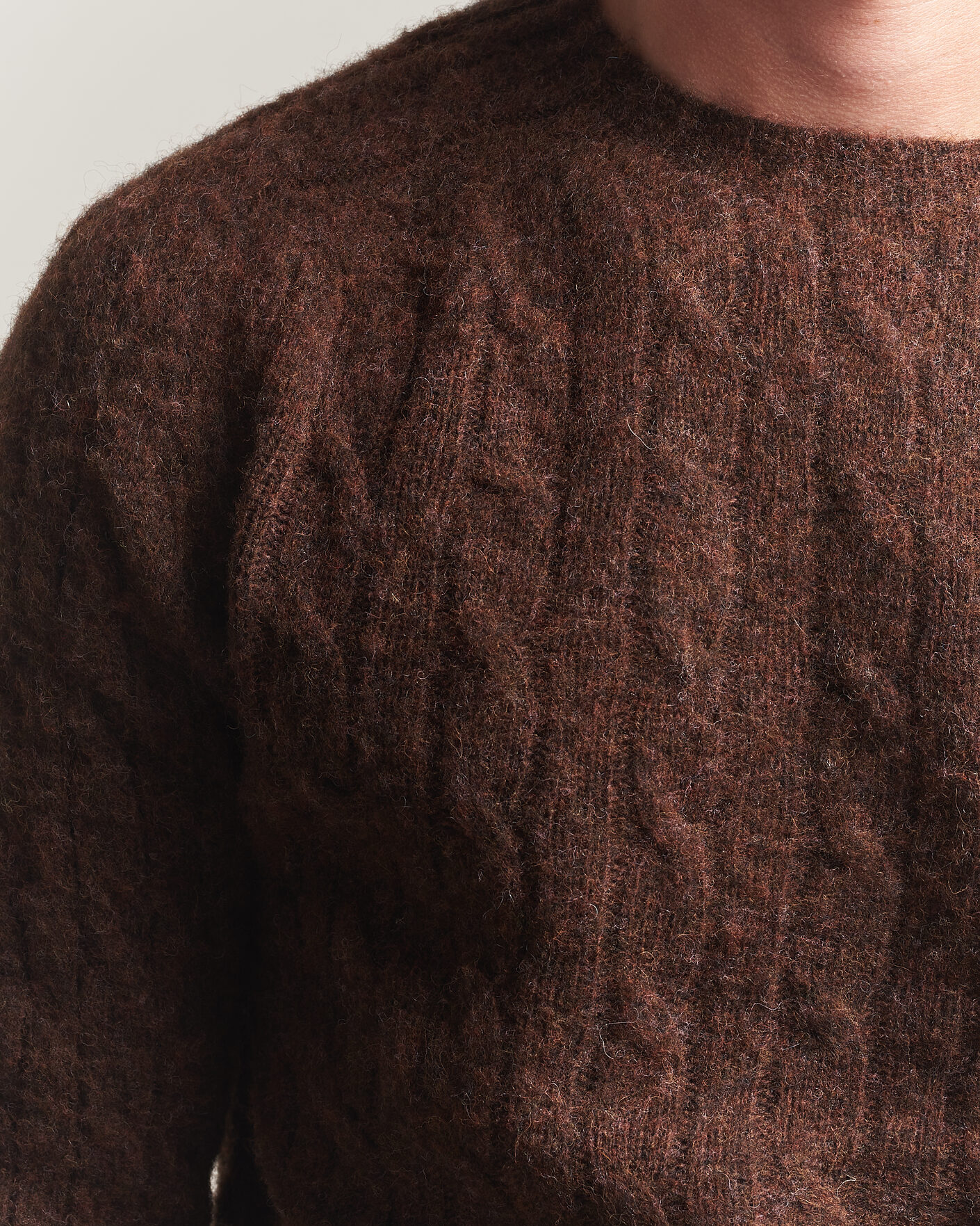 Heren | Truien | Harley Of Scotland | Brushed Supersoft Lambswool Cable Marron
