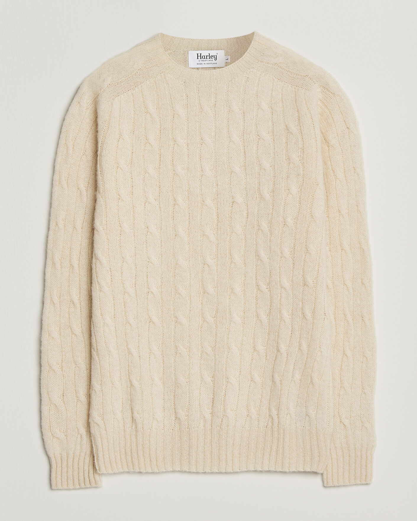 Heren | Truien | Harley Of Scotland | Brushed Supersoft Lambswool Cable Vanilla