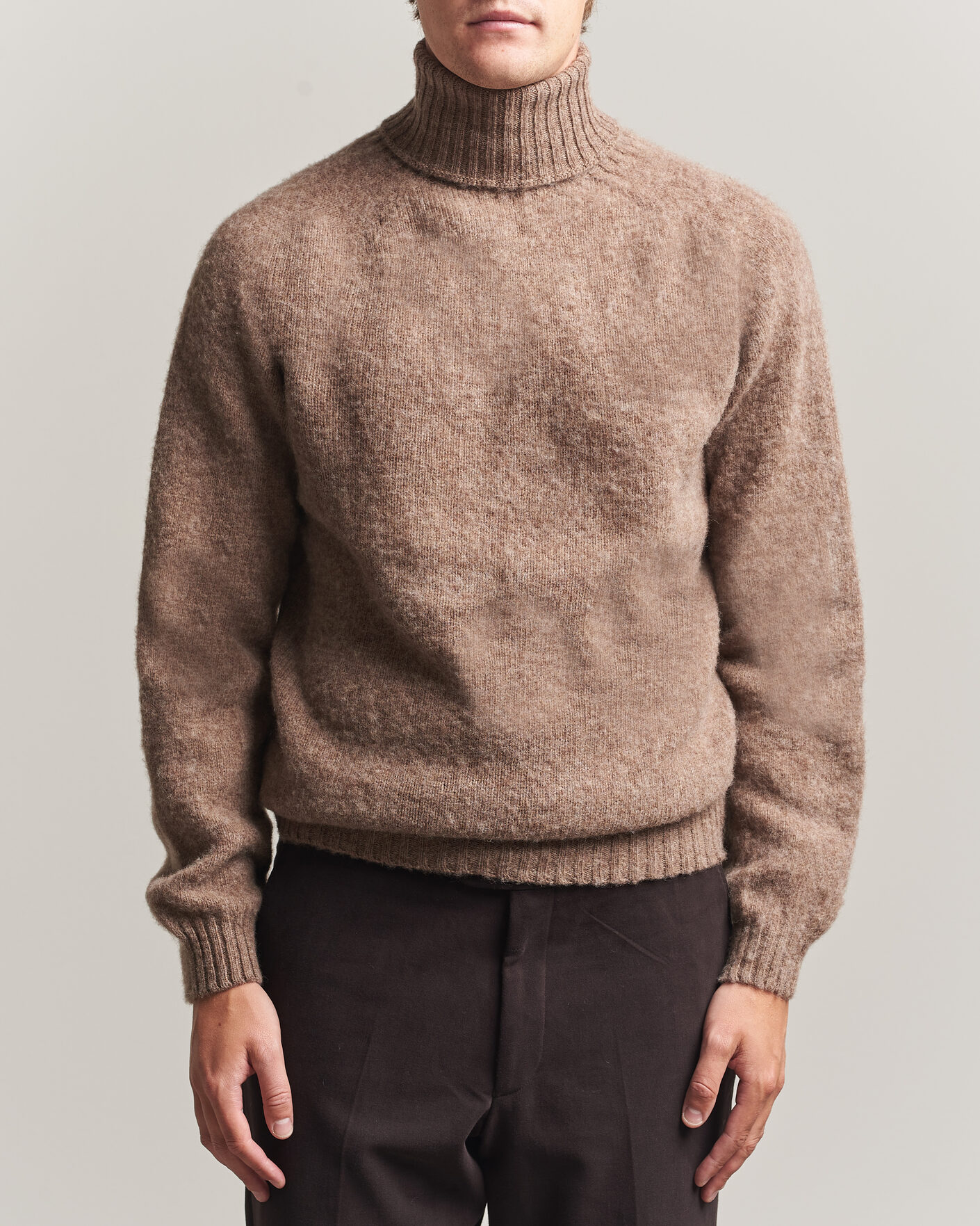 Heren | Truien | Harley Of Scotland | Brushed Supersoft Lambswool Rollneck Tundra