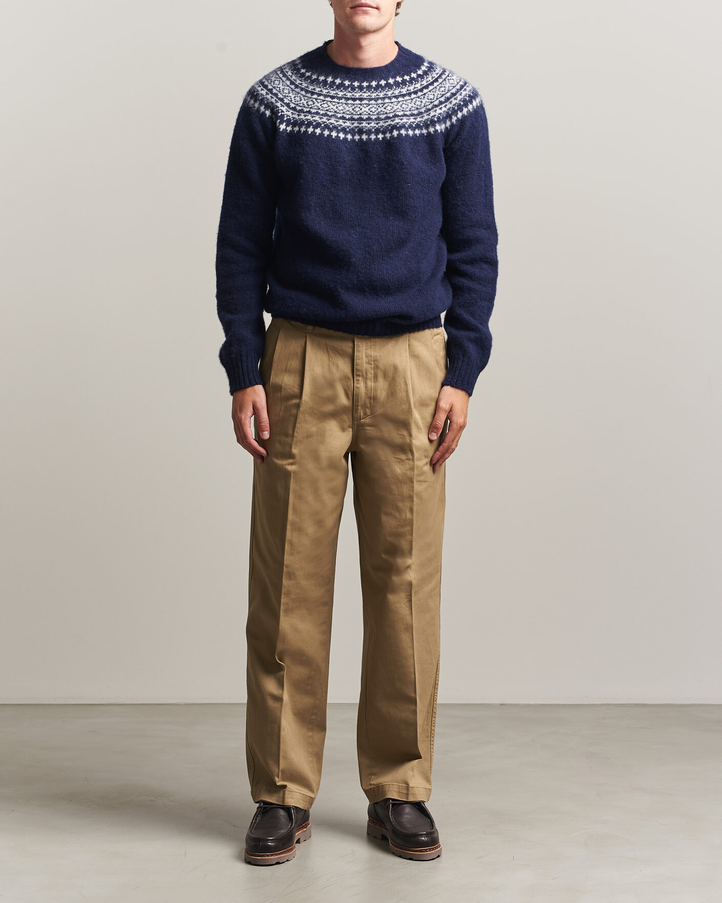 Heren | Truien | Harley Of Scotland | Brushed Supersoft Lambswool Yolk Fairisle Navy/Snow White