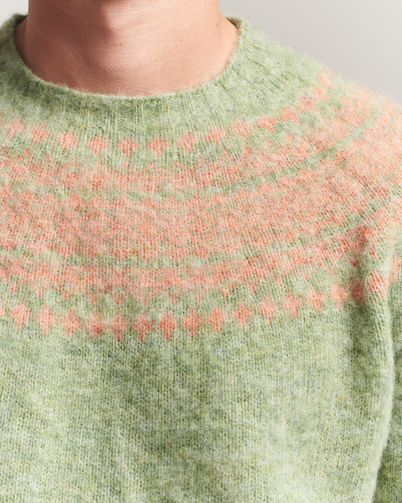 Heren | Truien | Harley Of Scotland | Brushed Supersoft Lambswool Yolk Fairisle Sage/Parfait