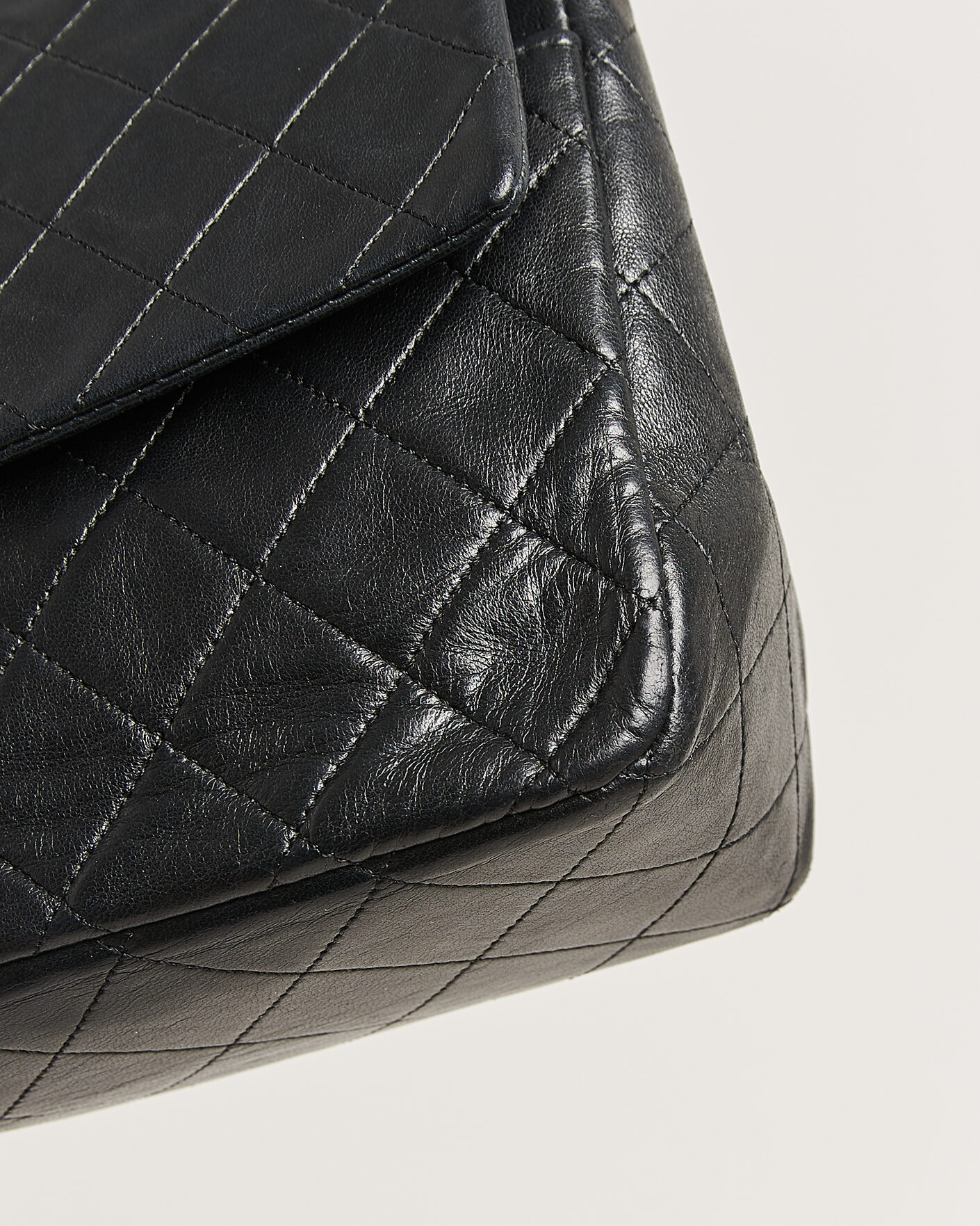 Heren | Pre-Owned & Vintage Bags | Chanel Pre-Owned | Vintage Classic Flap Bag Lambskin Black