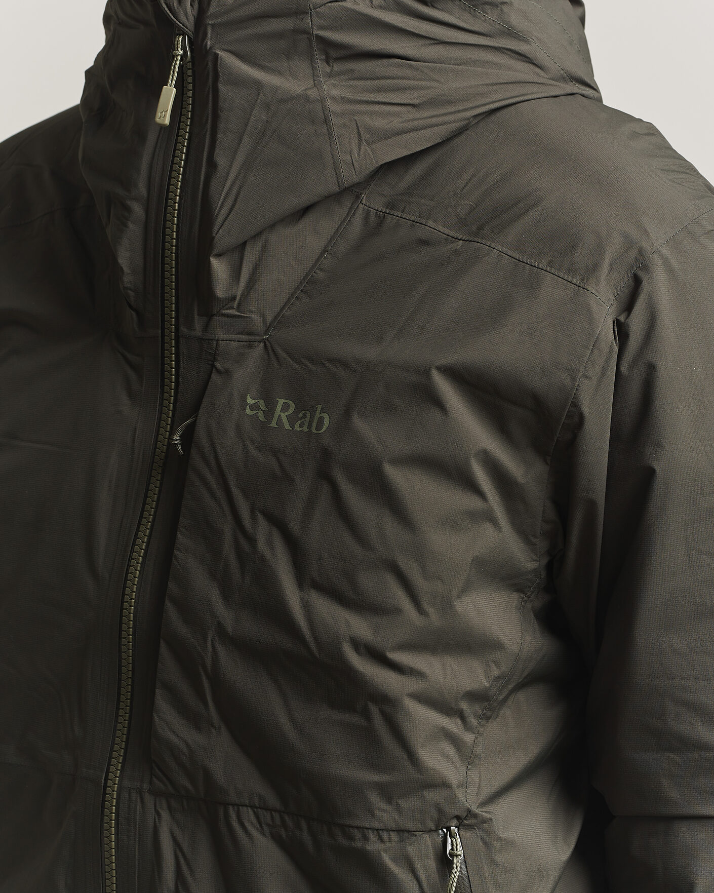 Heren | Jassen | Rab | Microlight Waterproof Shield Jacket Dark Army
