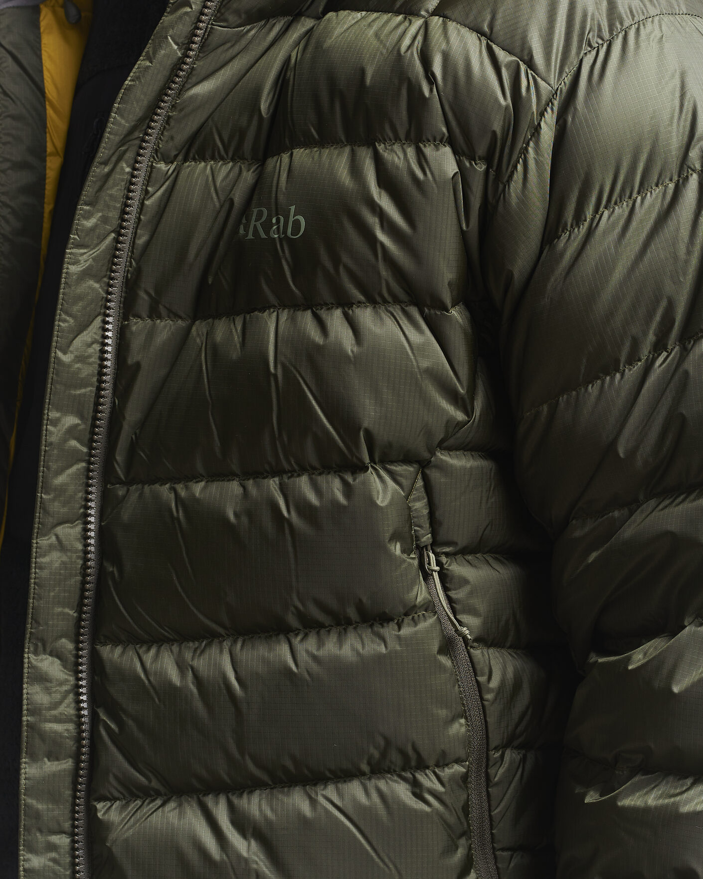 Heren | Jassen | Rab | Electron Pro Hoody Mid Down Jacket Army