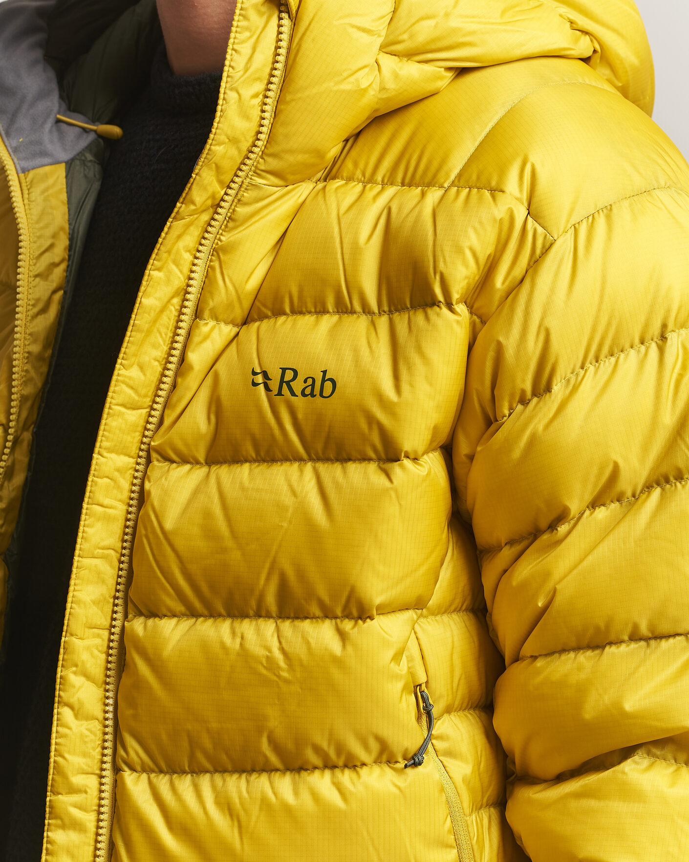 Heren | Jassen | Rab | Electron Pro Hoody Mid Down Jacket Dark Pollen