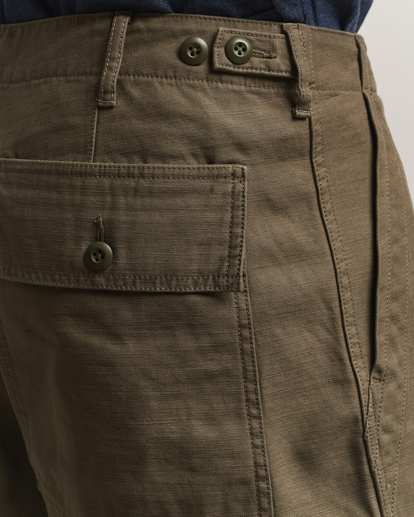 Heren | Broeken | BEAMS PLUS | MIL Utility Sateen Trousers Olive Brown