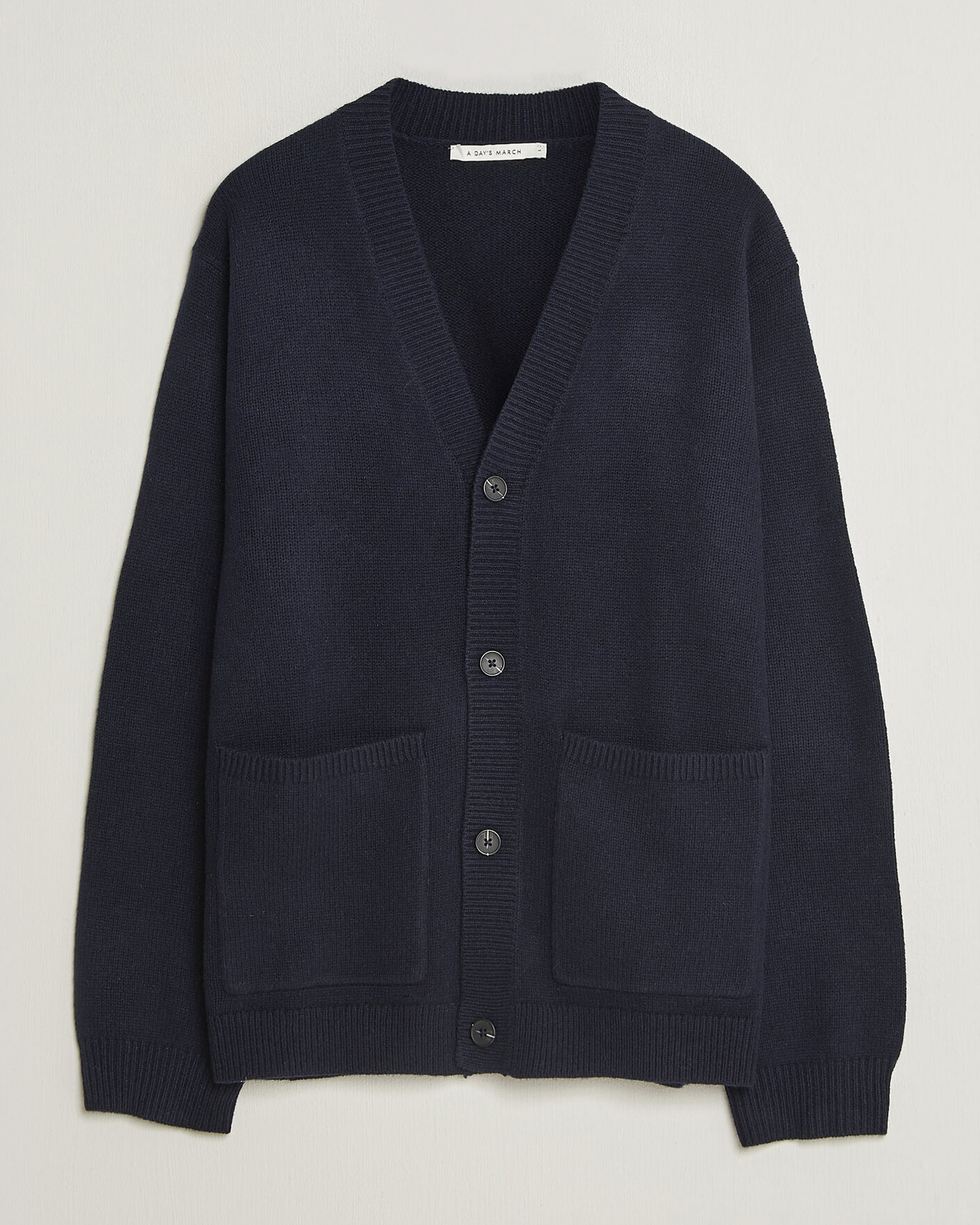 Heren | Truien | A Day's March | Jarrow Lambswool Cardigan Navy