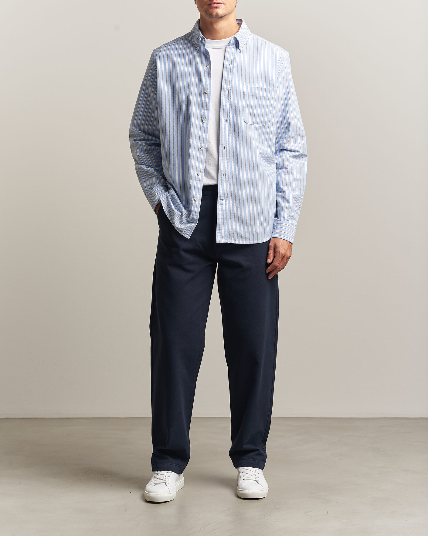 Heren | Overhemden | A Day's March | Classic Flag Striped Oxford Shirt White/Blue/Black