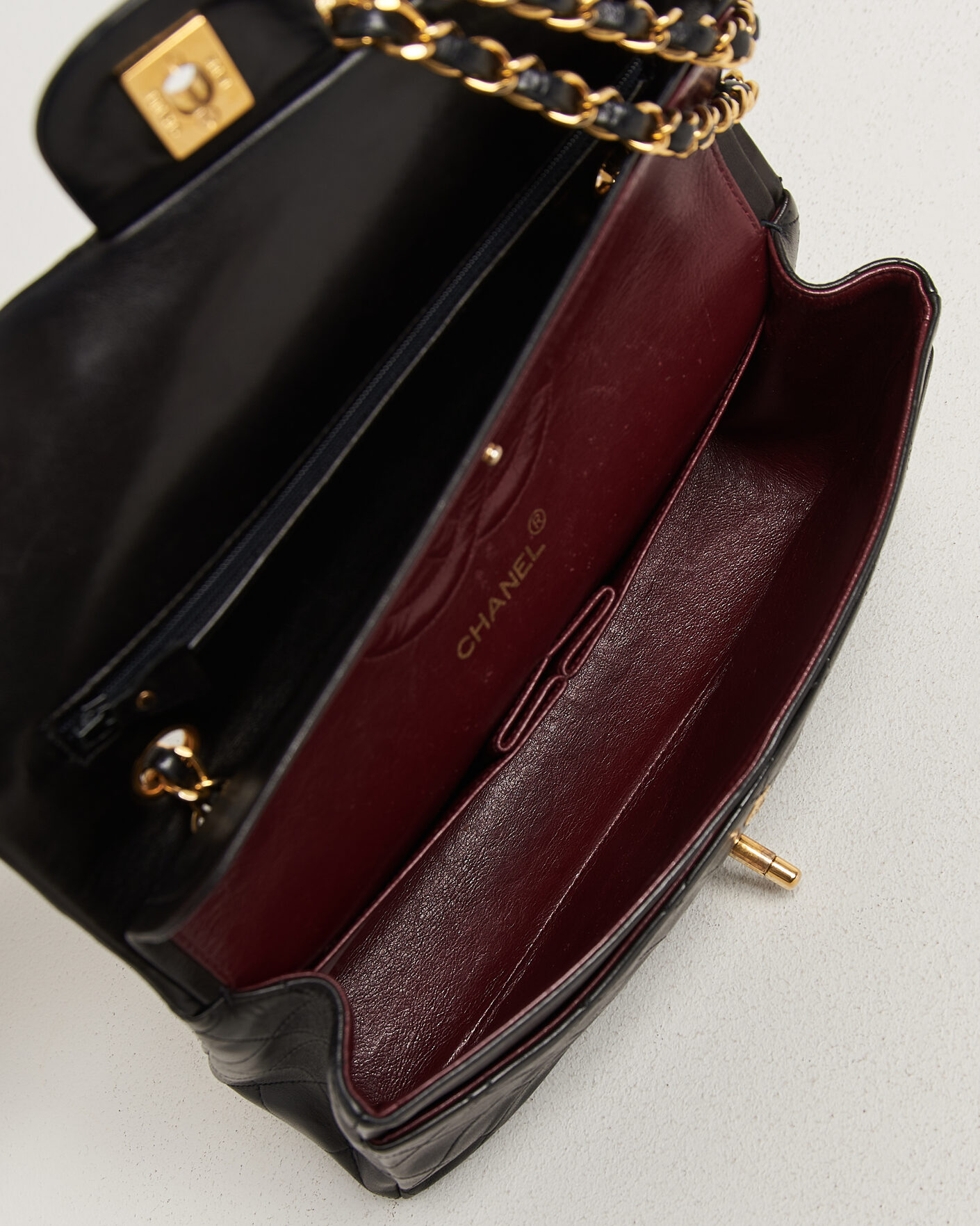 Heren | Pre-Owned & Vintage Bags | Chanel Pre-Owned | Classic Medium Double Flap Bag Lambskin Black