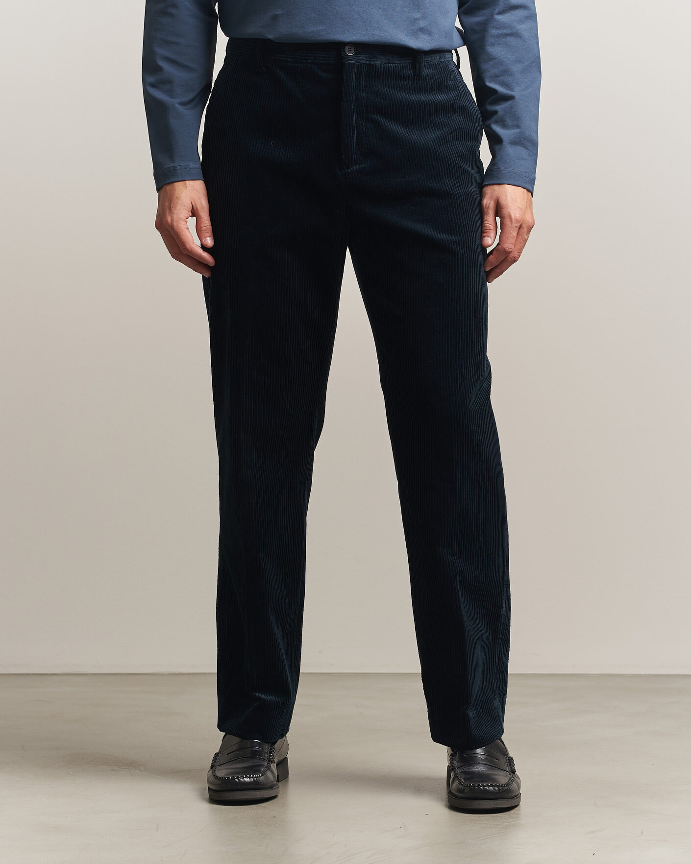 Heren | Broeken | Filippa K | Julian Corduroy Chino Trousers Dark Navy