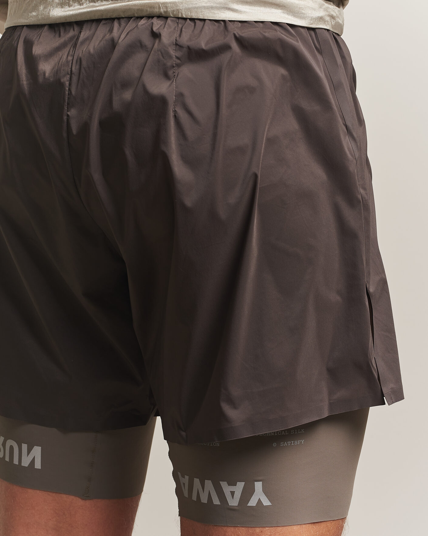 Heren | Korte broek | Satisfy | TechSilk 8 Inch Shorts Quicksand