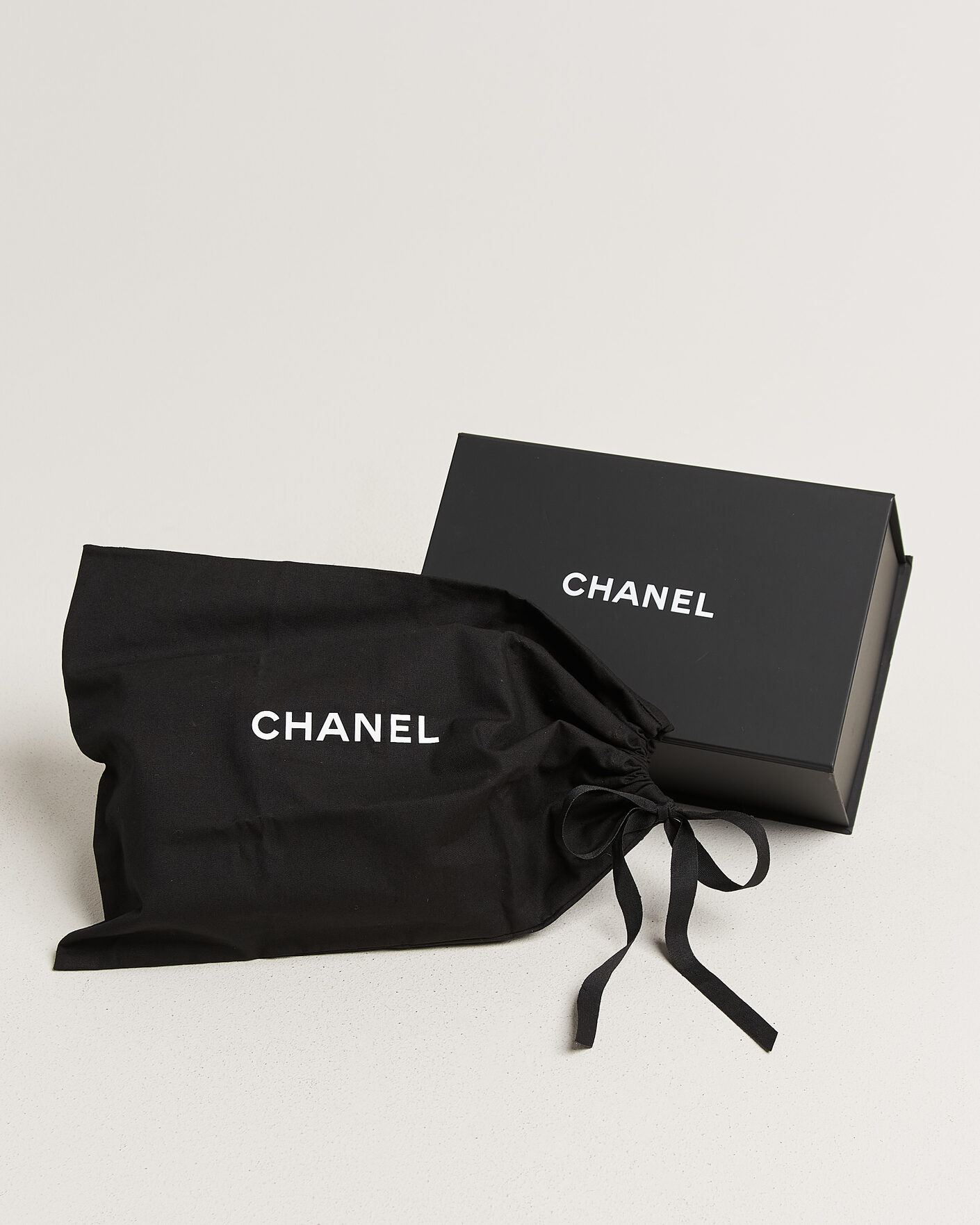 Heren | Pre-Owned & Vintage Bags | Chanel Pre-Owned | Classic Mini Rectangular Single Flap Bag Lambskin Black