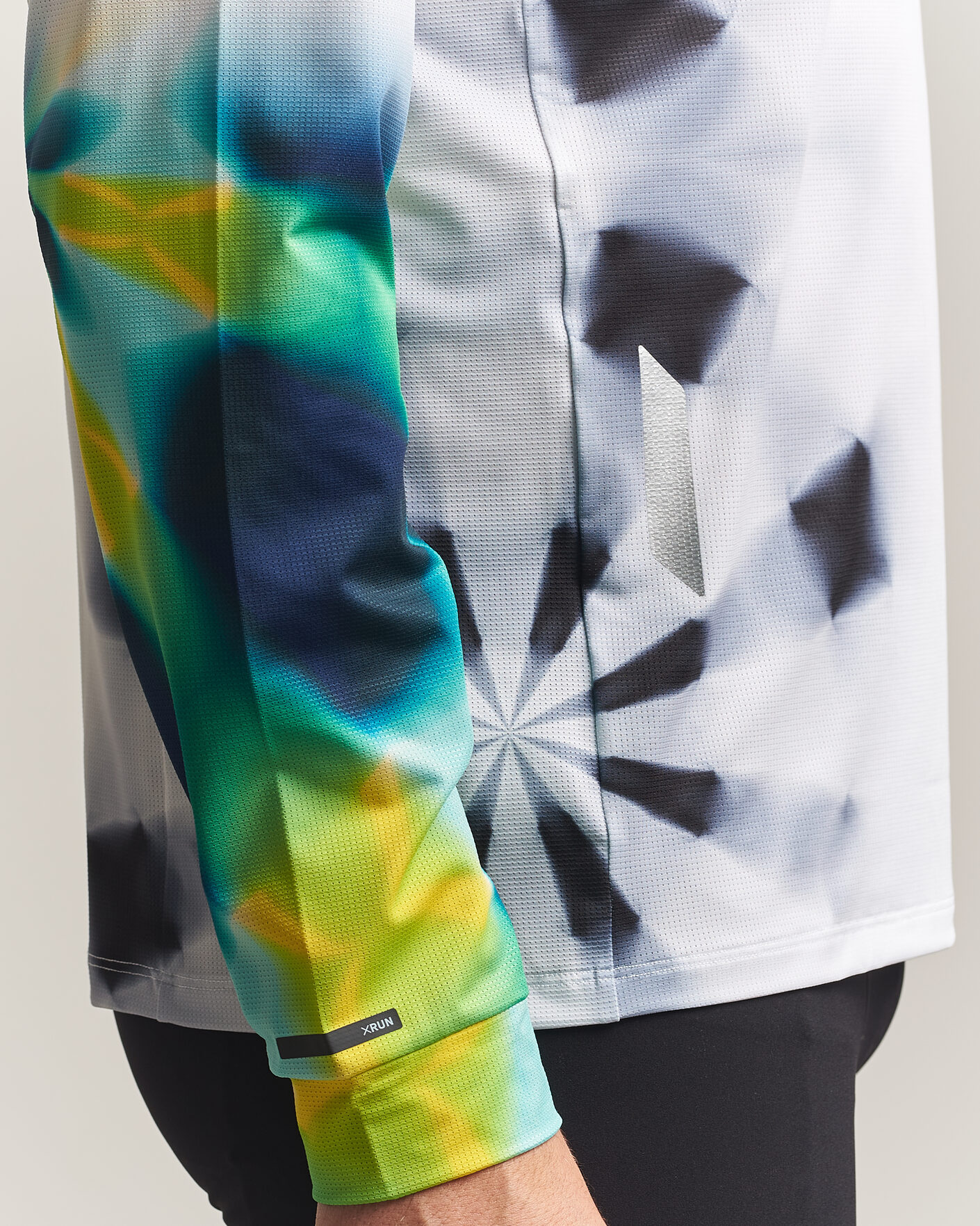 Heren | T-shirts | SOAR Running | LS Printed Tech T-Shirt White/Grey