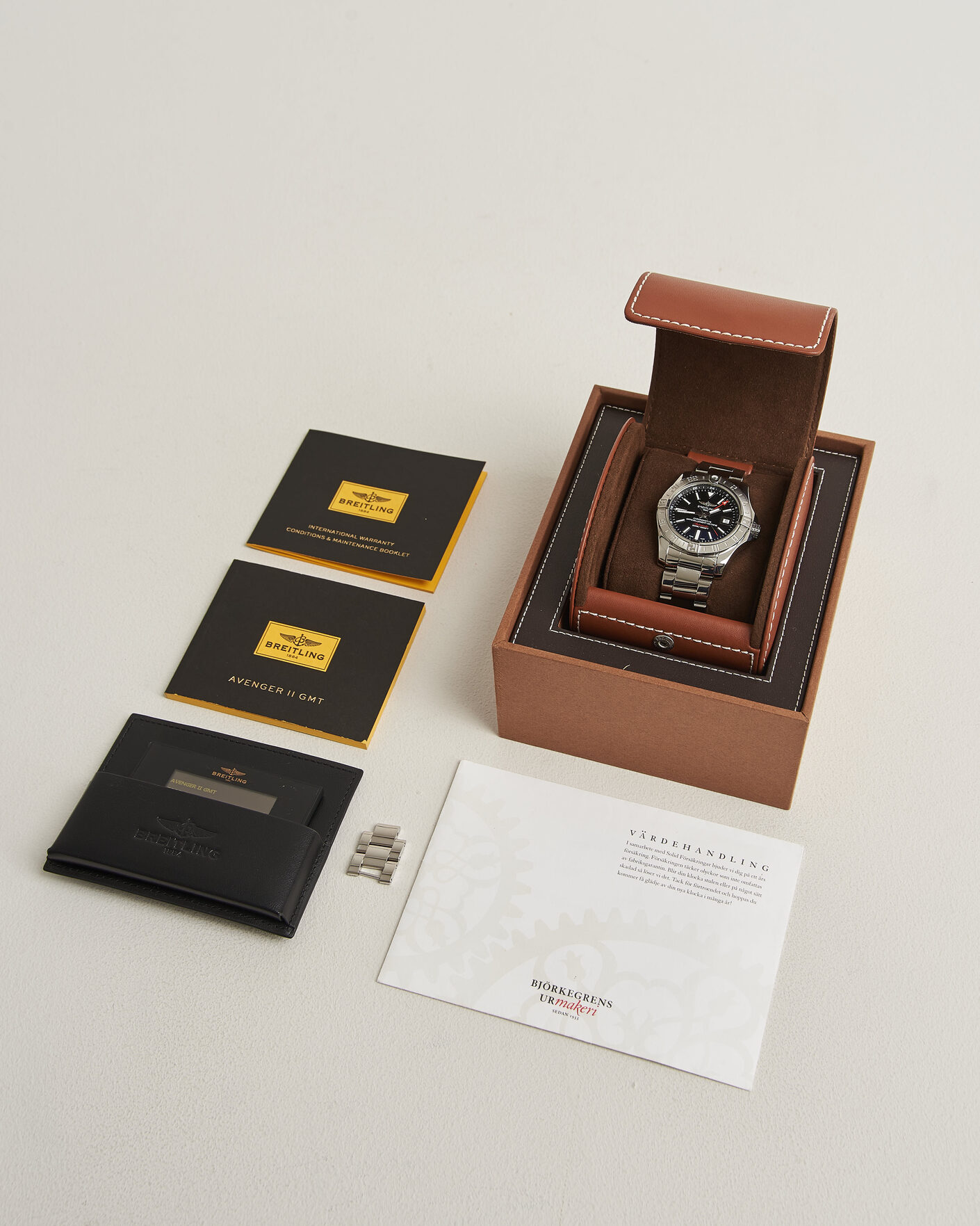 Heren | Pre-Owned & Vintage Watches | Breitling Pre-Owned | Avenger II GMT 
