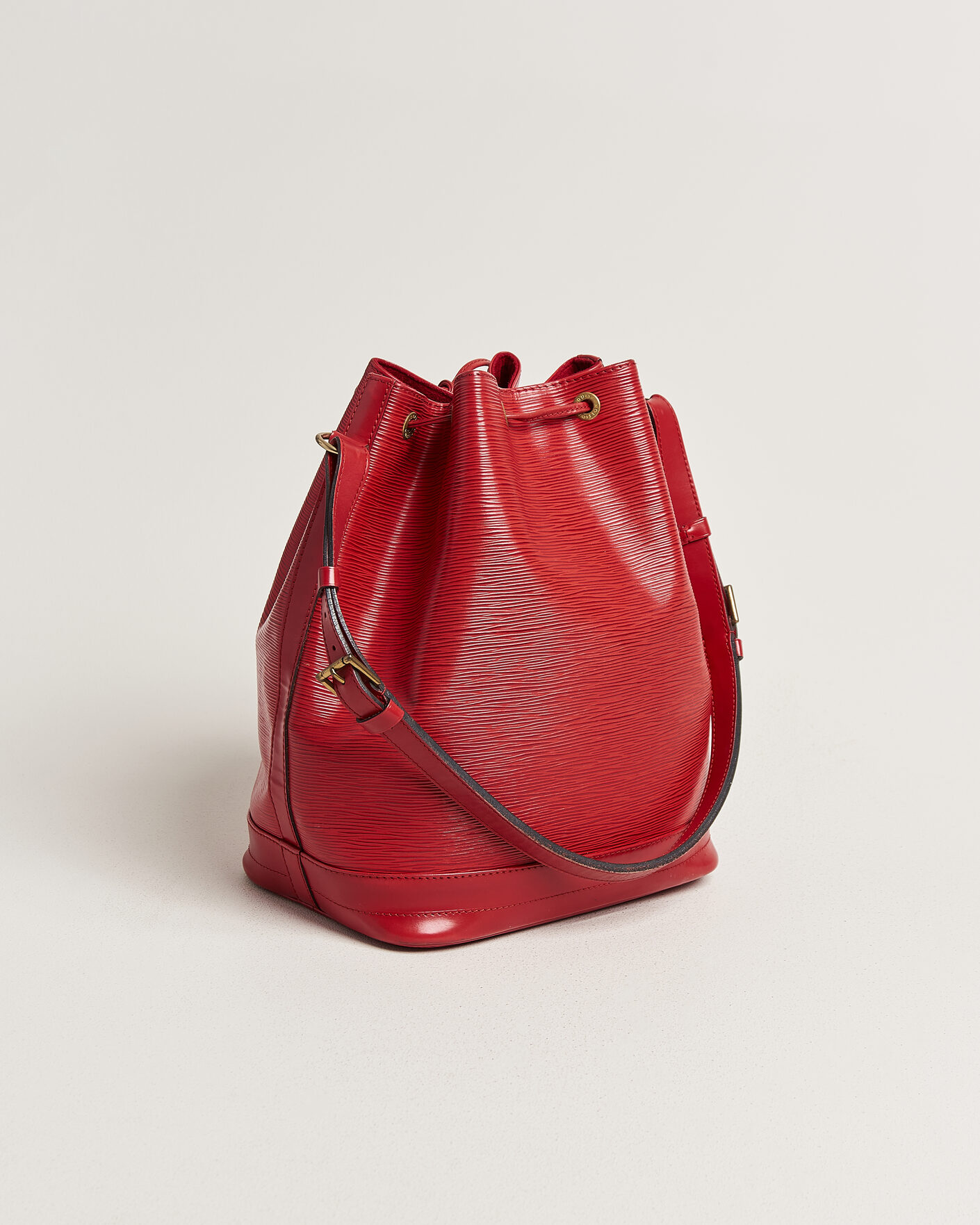 Heren | Pre-Owned & Vintage Bags | Louis Vuitton Pre-Owned | Noé Epi Leather Red