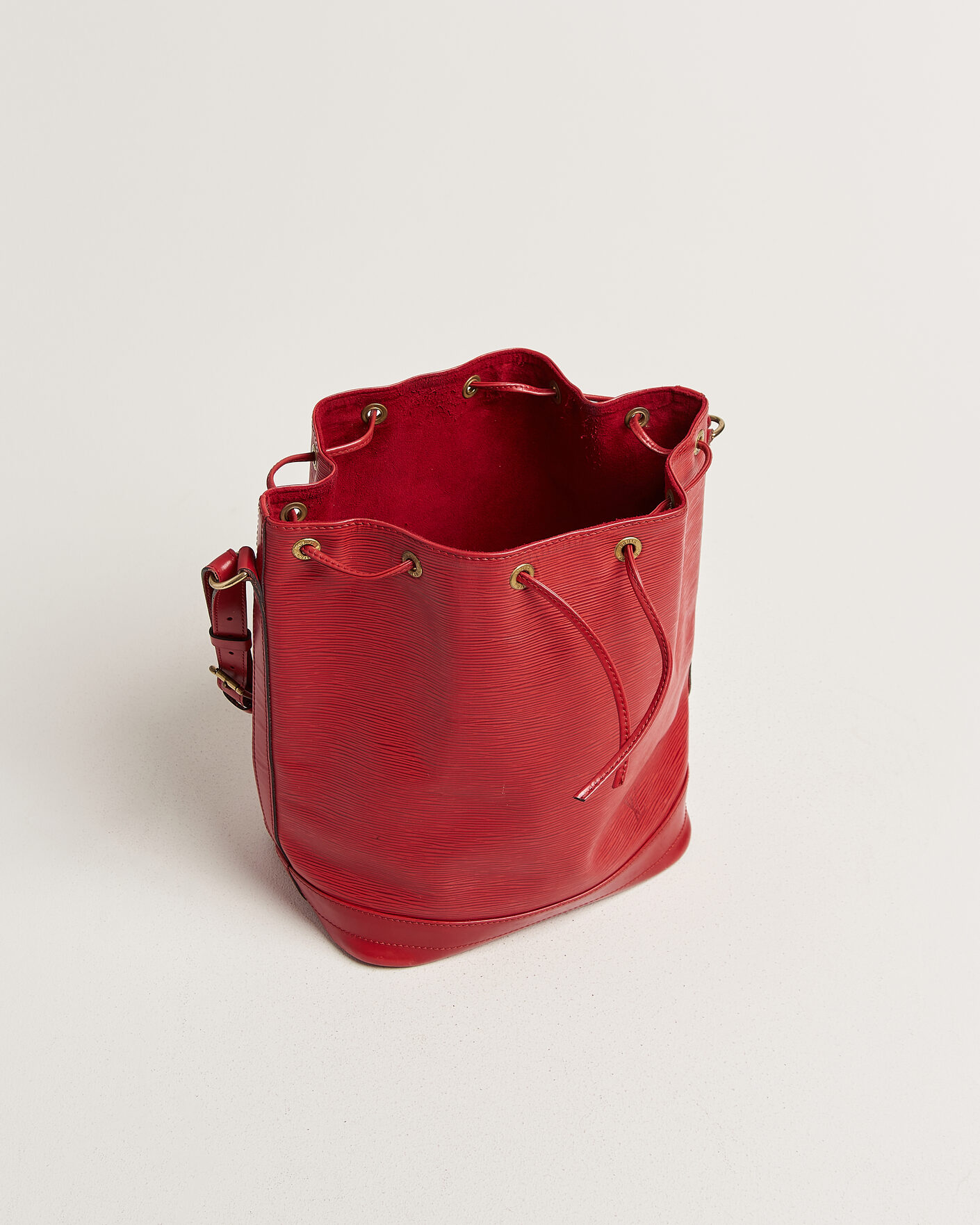 Heren | Pre-Owned & Vintage Bags | Louis Vuitton Pre-Owned | Noé Epi Leather Red