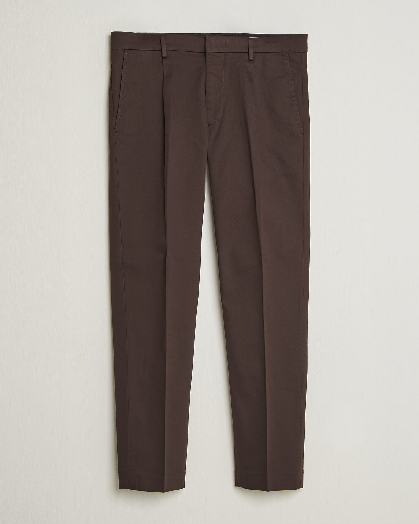 Heren | Broeken | NN07 | Bill Pleated Cotton Chinos Deep Truffle