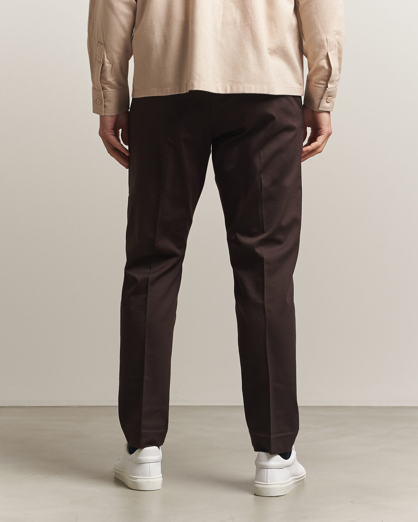Heren | Broeken | NN07 | Bill Pleated Cotton Chinos Deep Truffle