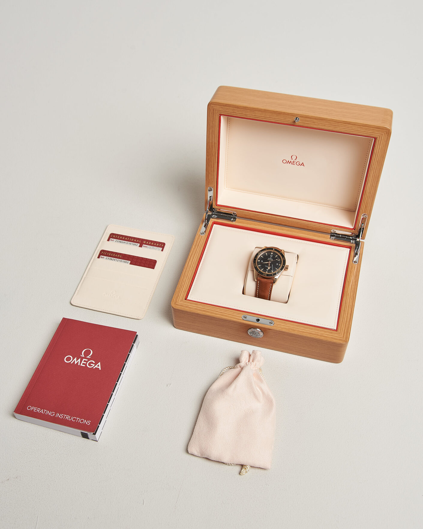 Heren | Pre-Owned & Vintage Watches | Omega Pre-Owned | Seamaster 300 Master Co-Axial 41 18K