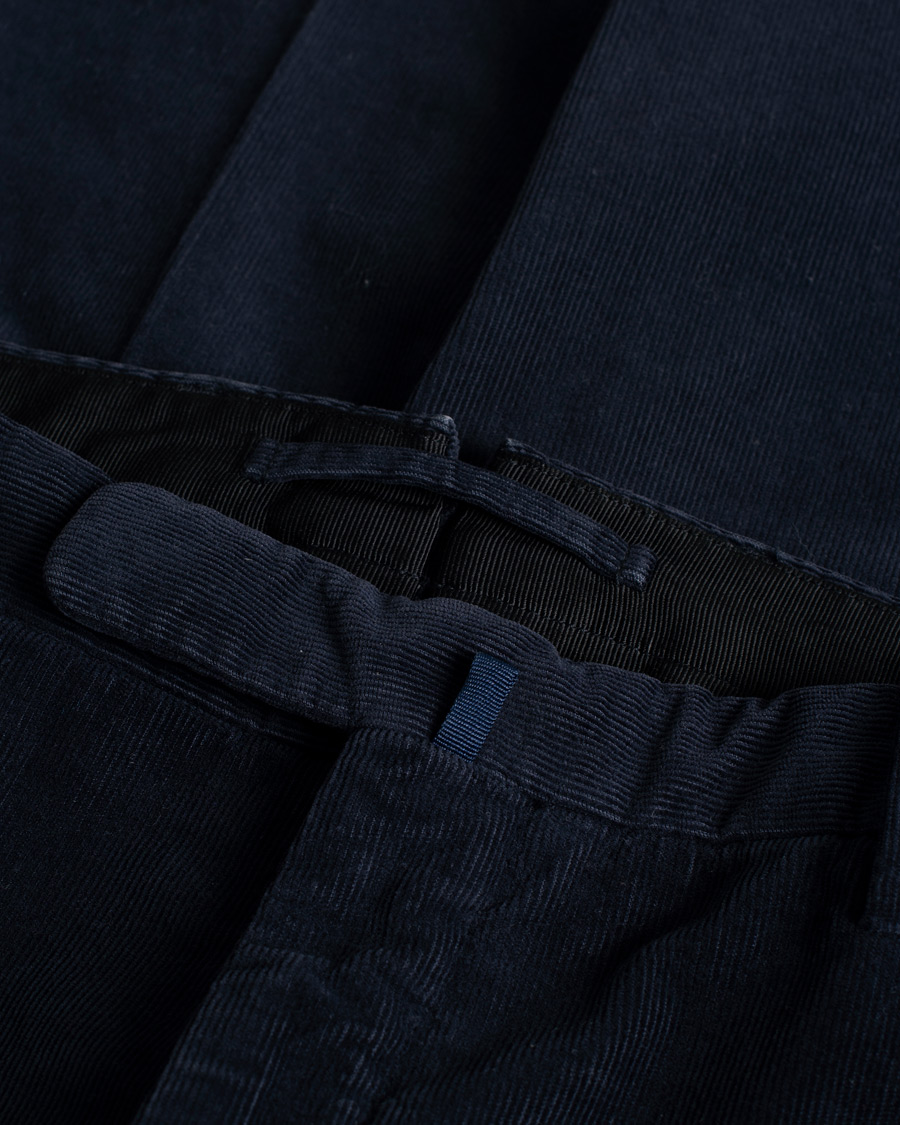 Heren | Incotex Slim Fit Soft Corduroy Trousers Navy | Pre-owned | Incotex Slim Fit Soft Corduroy Trousers Navy