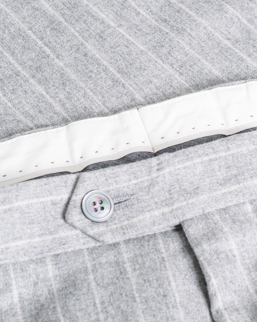 Heren | Oscar Jacobson Ego Pinstripe Wool Flannel Suit Grey Melange | Pre-owned | Oscar Jacobson Ego Pinstripe Wool Flannel Suit Grey Melange