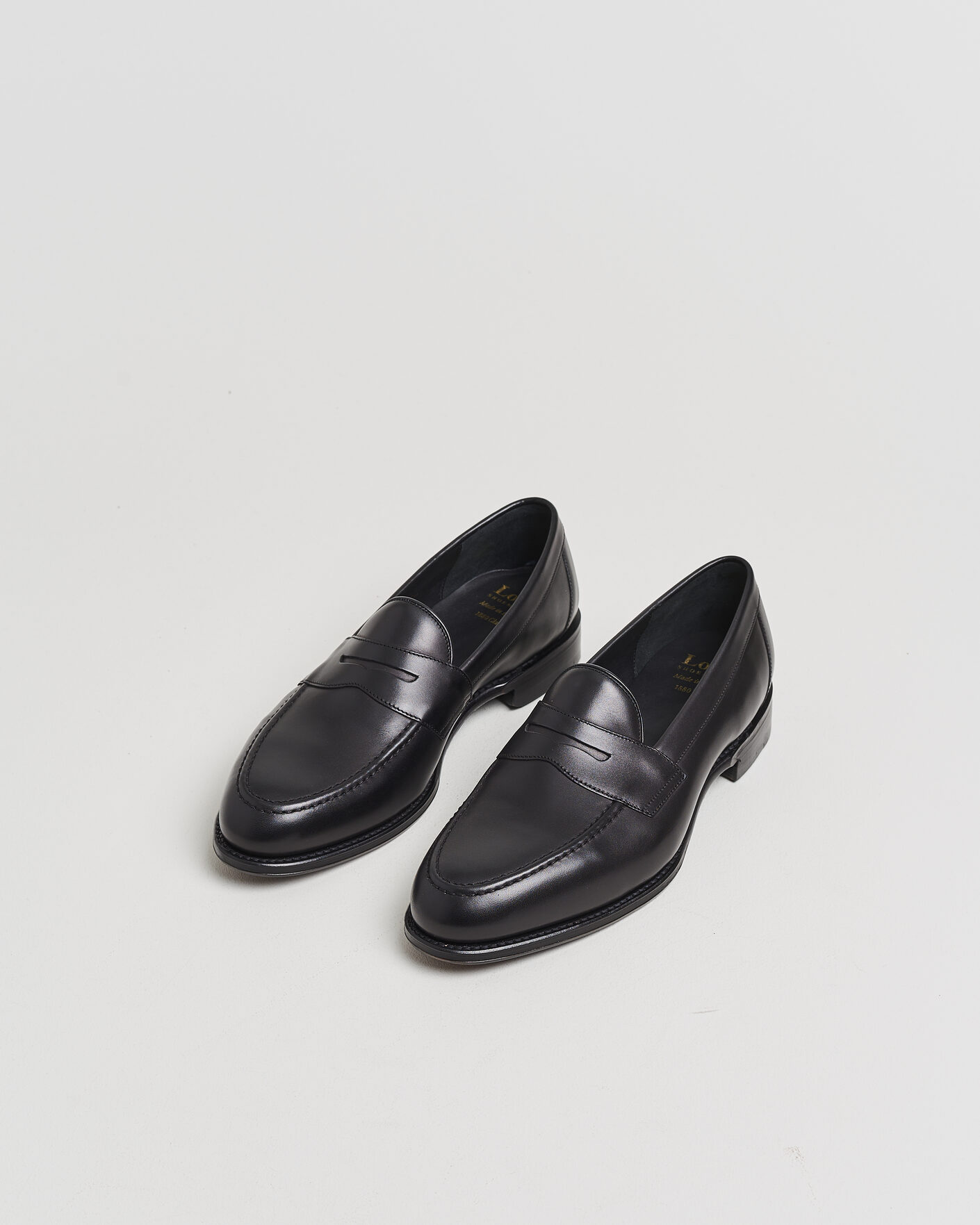 Heren | Pre-owned Goodyear genaaide schoenen | Pre-owned | Loake 1880 Hornbeam Eco Penny Loafer Black Calf UK10 - EU44