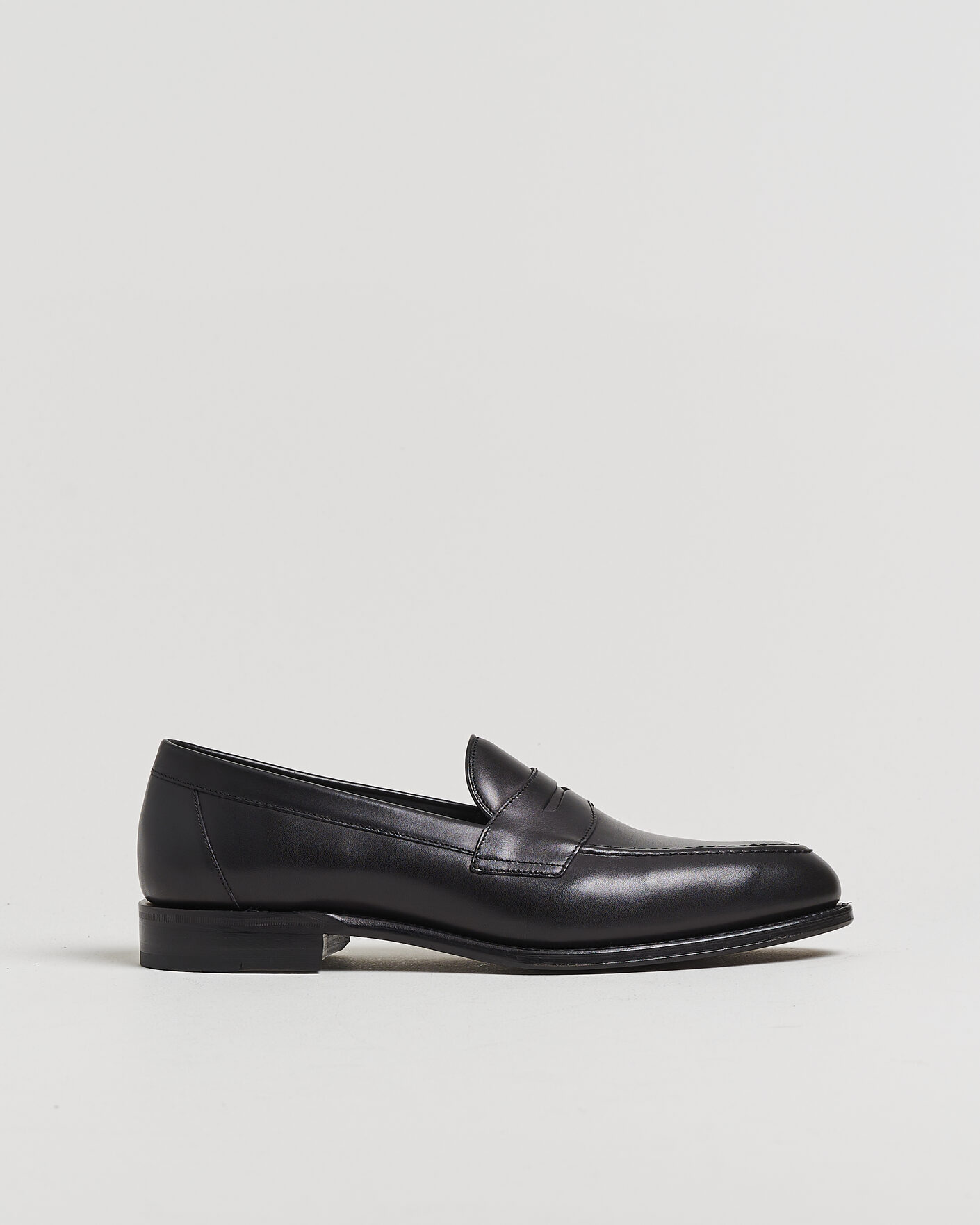 Heren | Pre-owned Goodyear genaaide schoenen | Pre-owned | Loake 1880 Hornbeam Eco Penny Loafer Black Calf UK10 - EU44